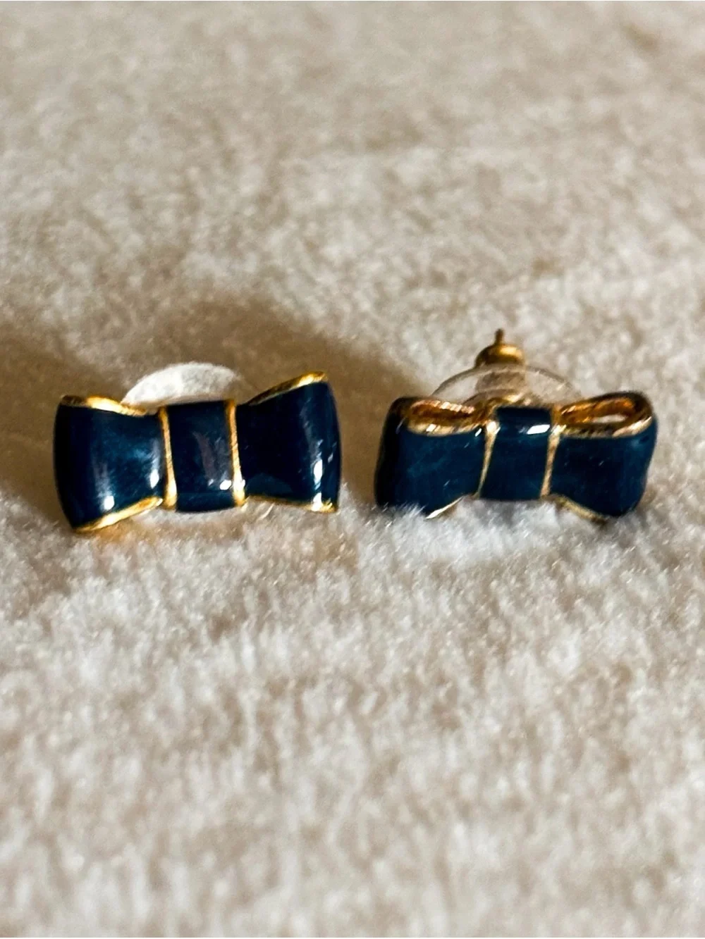 Kate Spade Take A Bow Black Enamel Stud Earrings - Gold